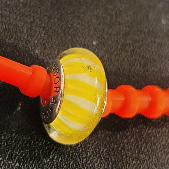 🍋 Authentic PANDORA Yellow Candy Stripes Murano Glass & Sterling Silver Charm - Picture 3 of 6